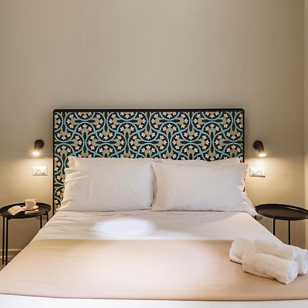 Almica24 Hotell Bari Exteriör bild