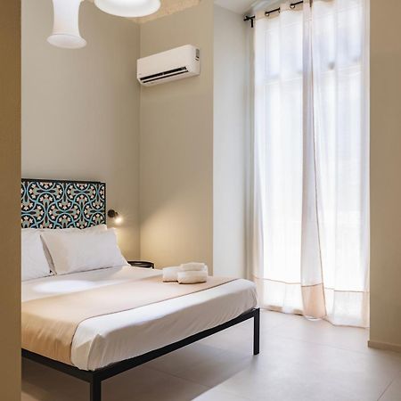 Almica24 Hotell Bari Exteriör bild