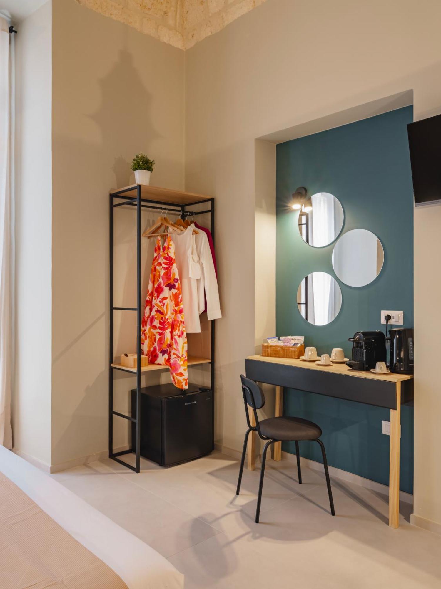 Almica24 Hotell Bari Exteriör bild
