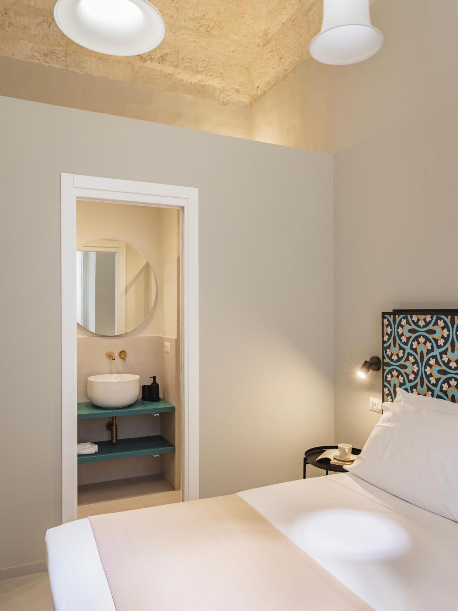 Almica24 Hotell Bari Exteriör bild