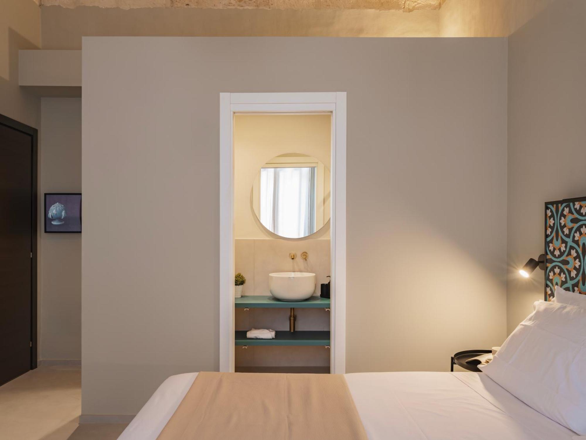 Almica24 Hotell Bari Exteriör bild
