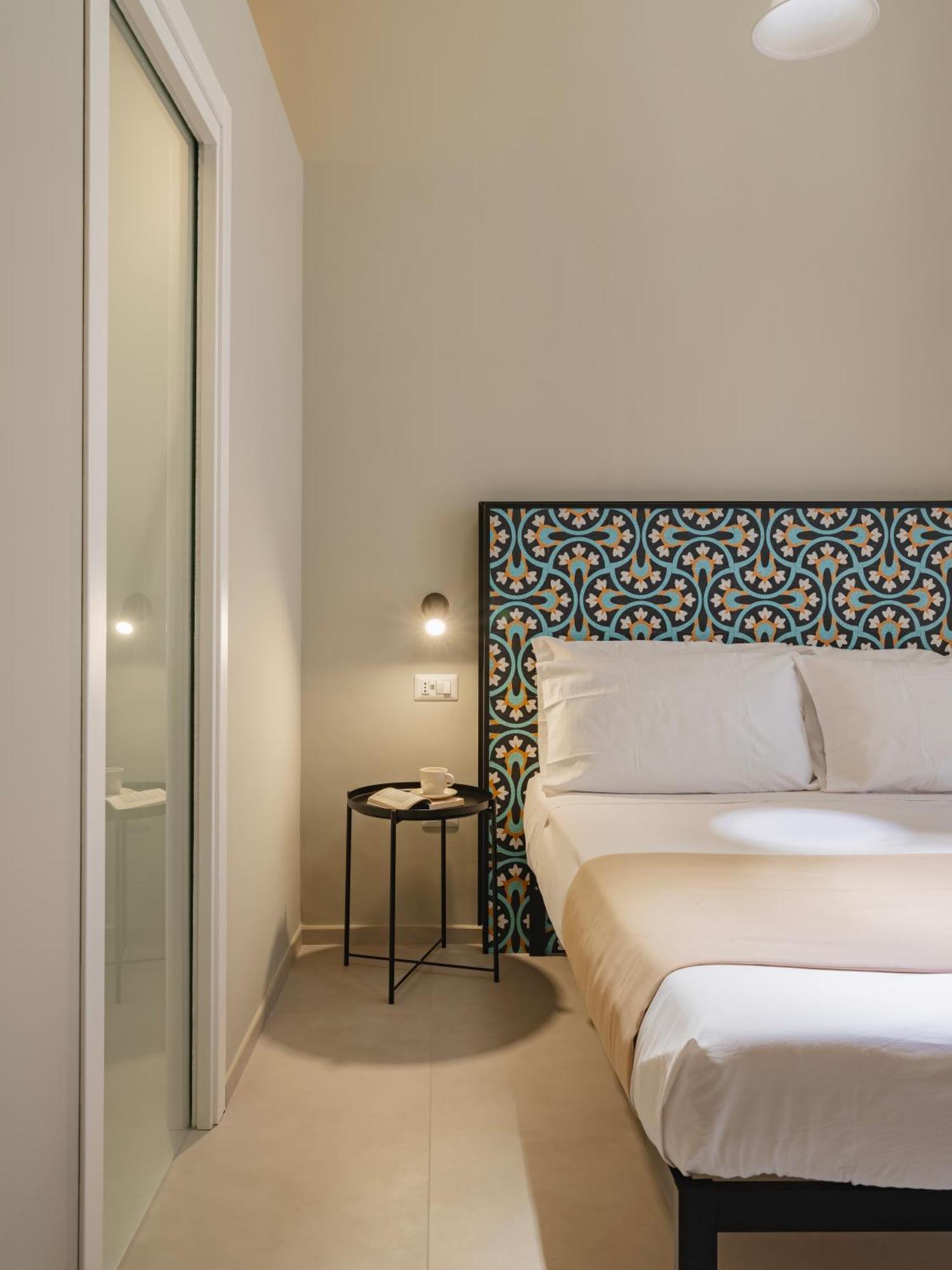 Almica24 Hotell Bari Exteriör bild
