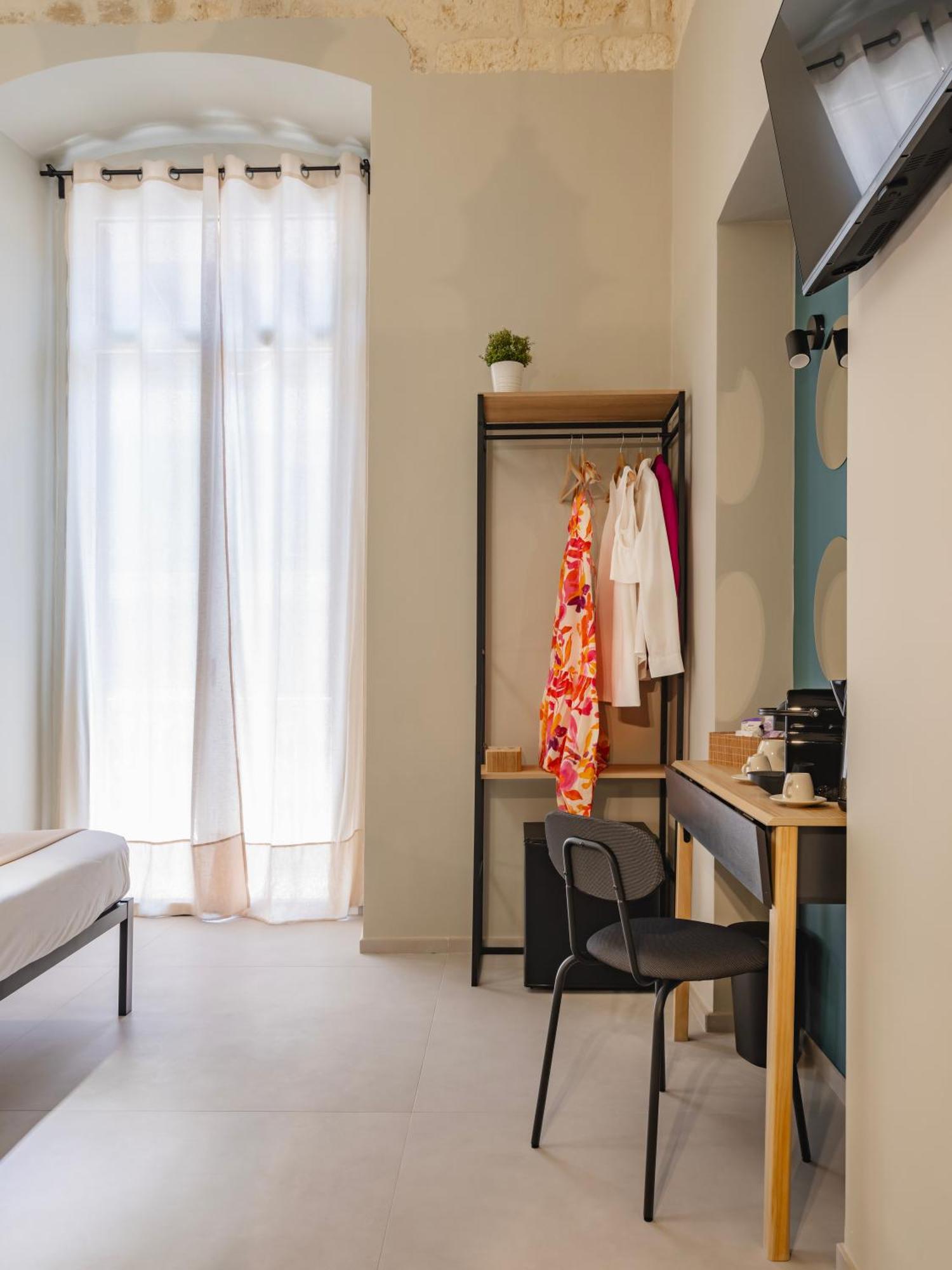 Almica24 Hotell Bari Exteriör bild