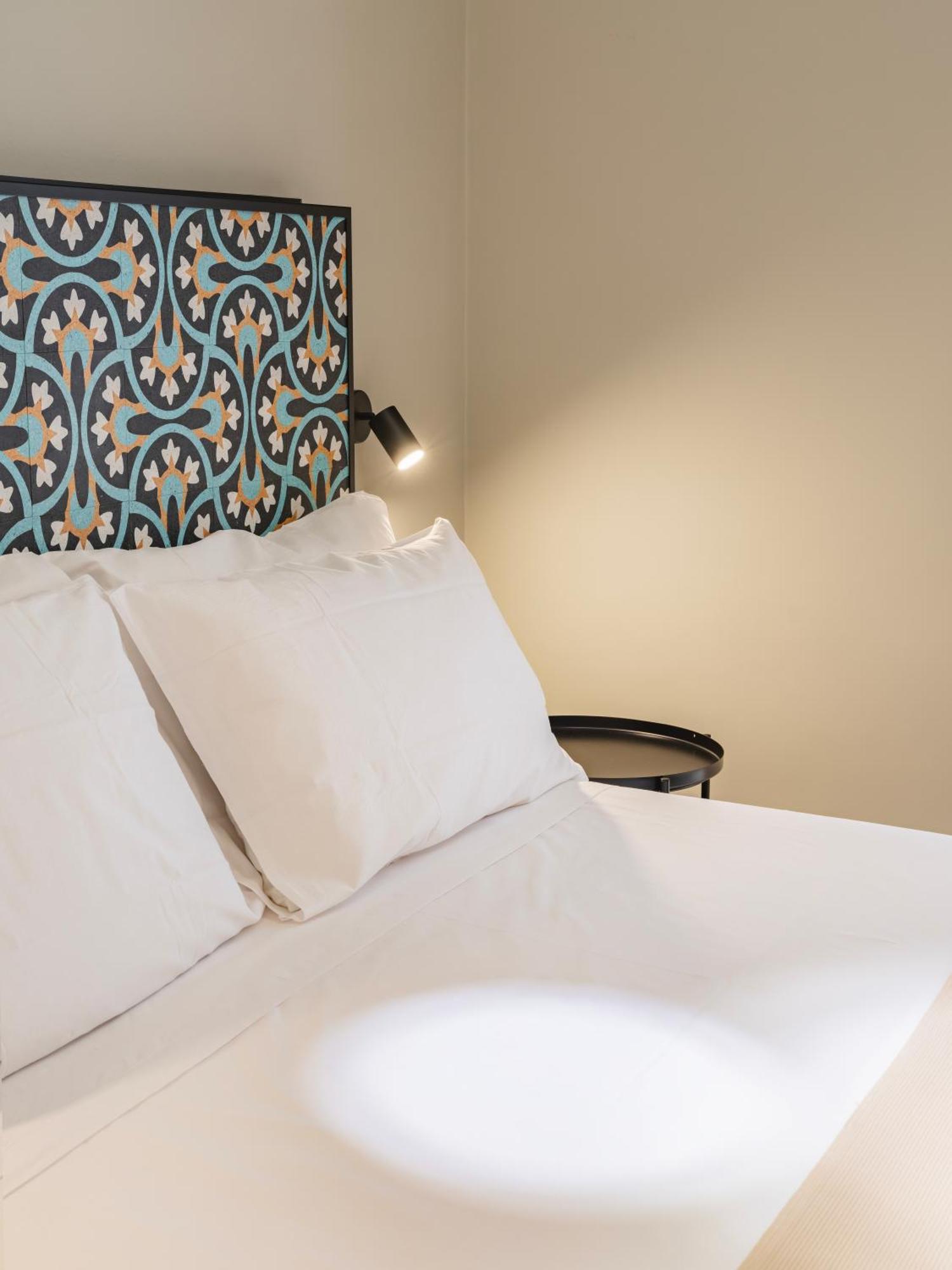 Almica24 Hotell Bari Exteriör bild