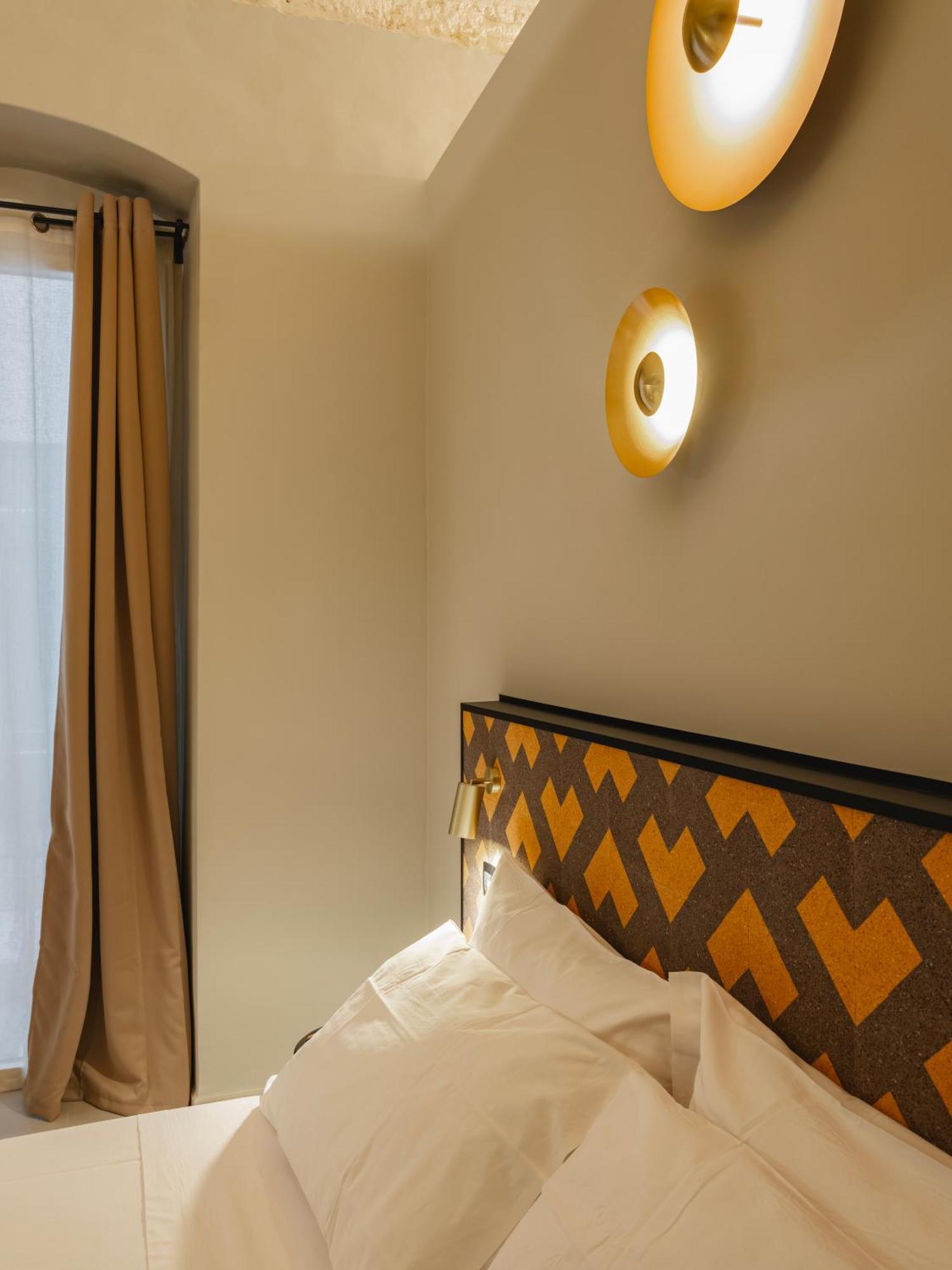 Almica24 Hotell Bari Exteriör bild
