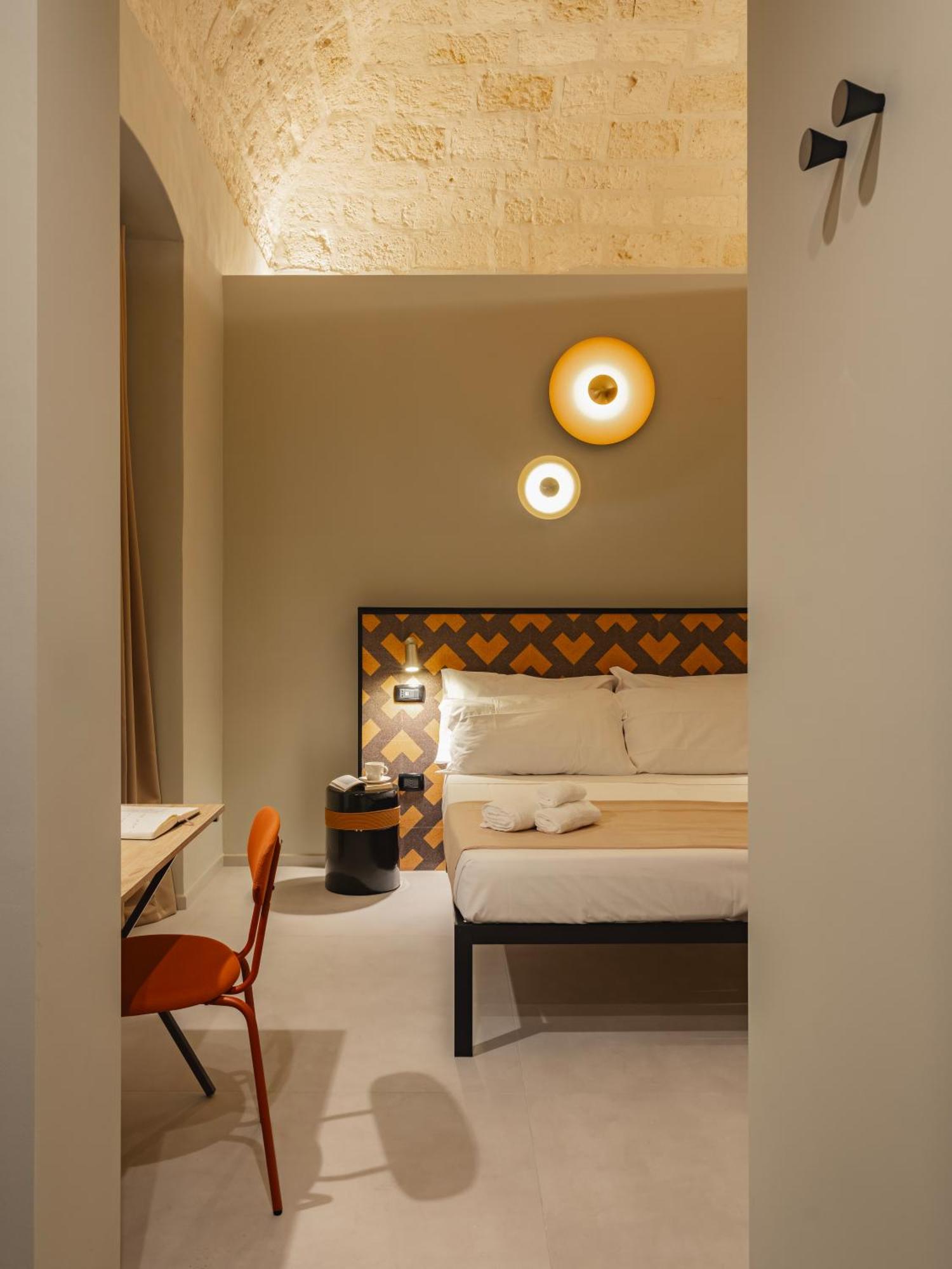 Almica24 Hotell Bari Exteriör bild