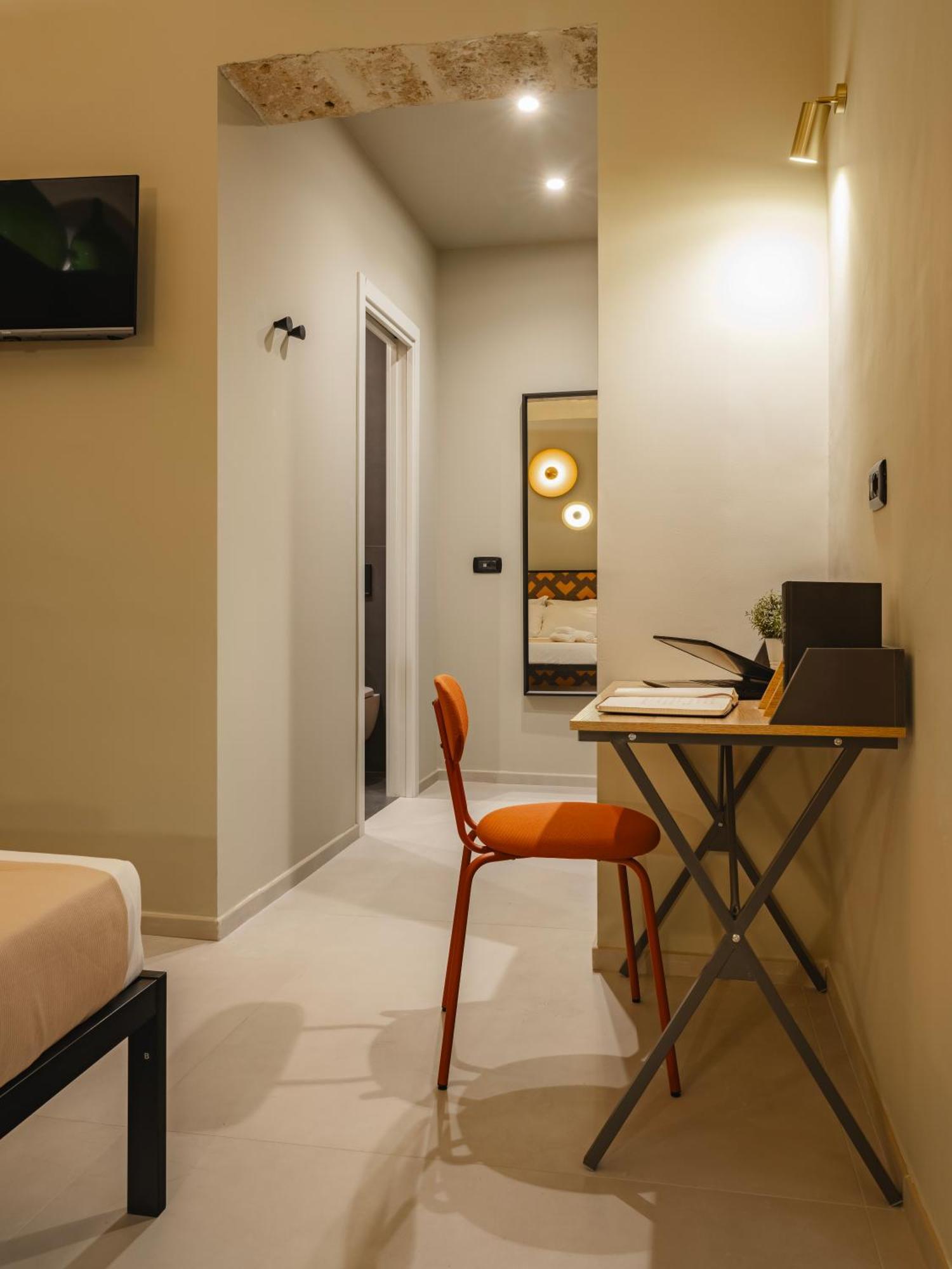 Almica24 Hotell Bari Exteriör bild