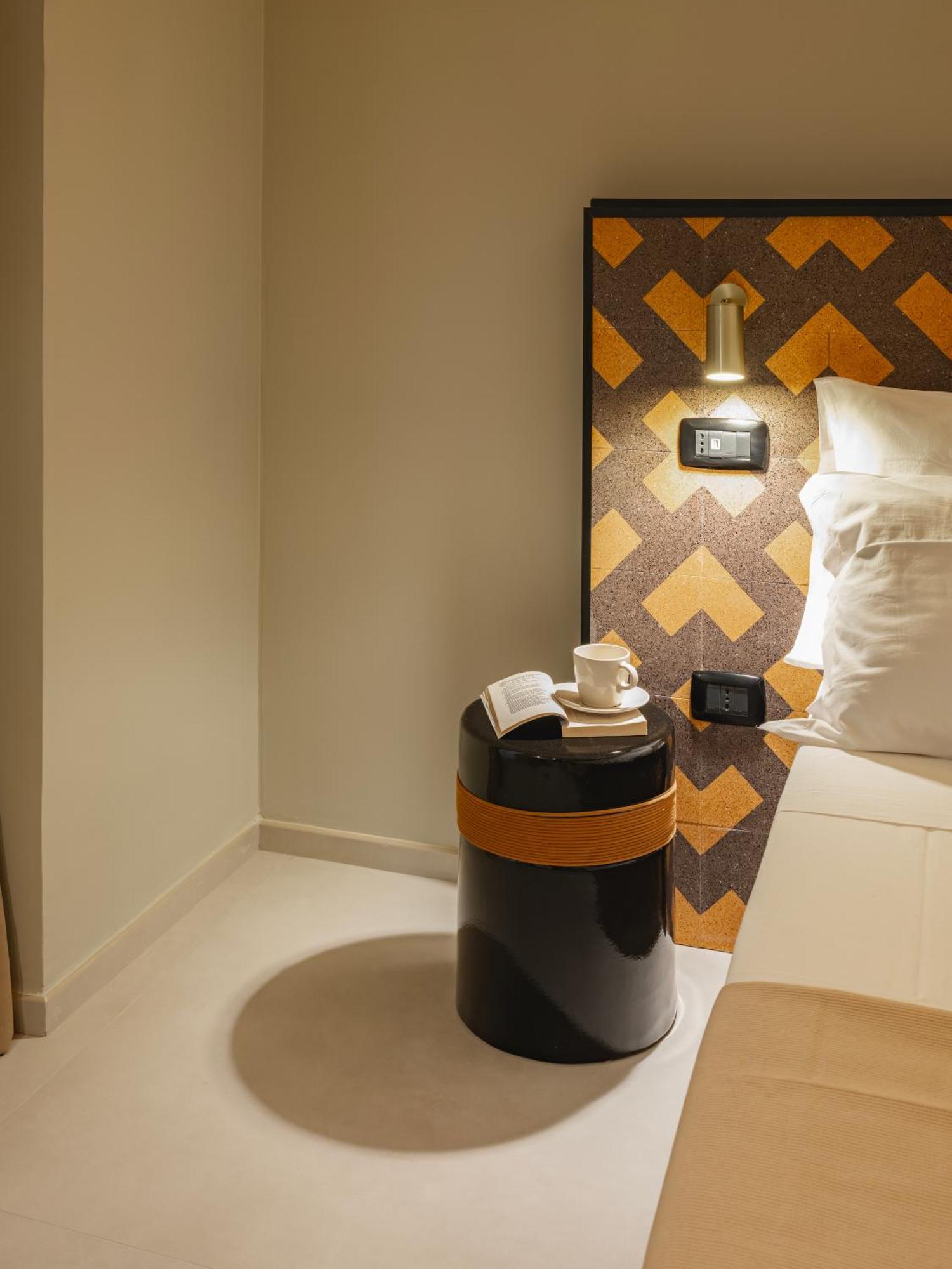 Almica24 Hotell Bari Exteriör bild