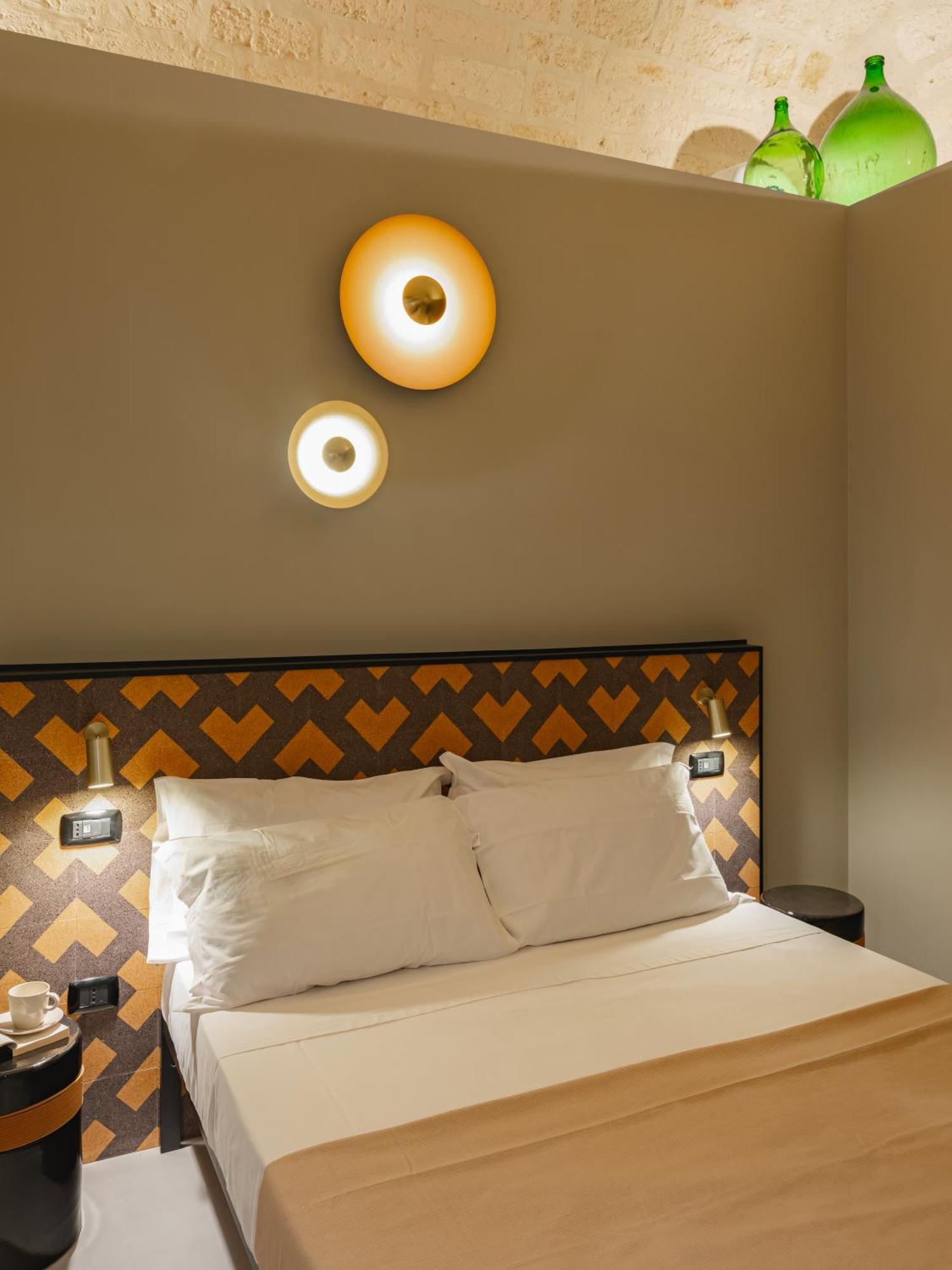 Almica24 Hotell Bari Exteriör bild
