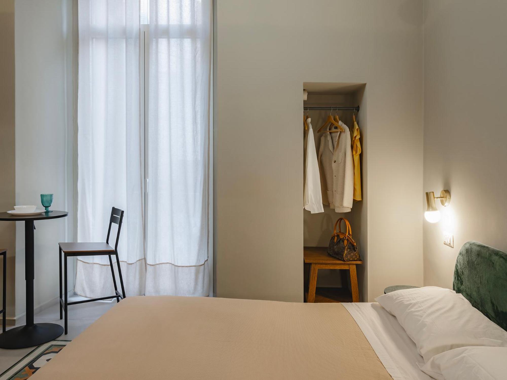 Almica24 Hotell Bari Exteriör bild