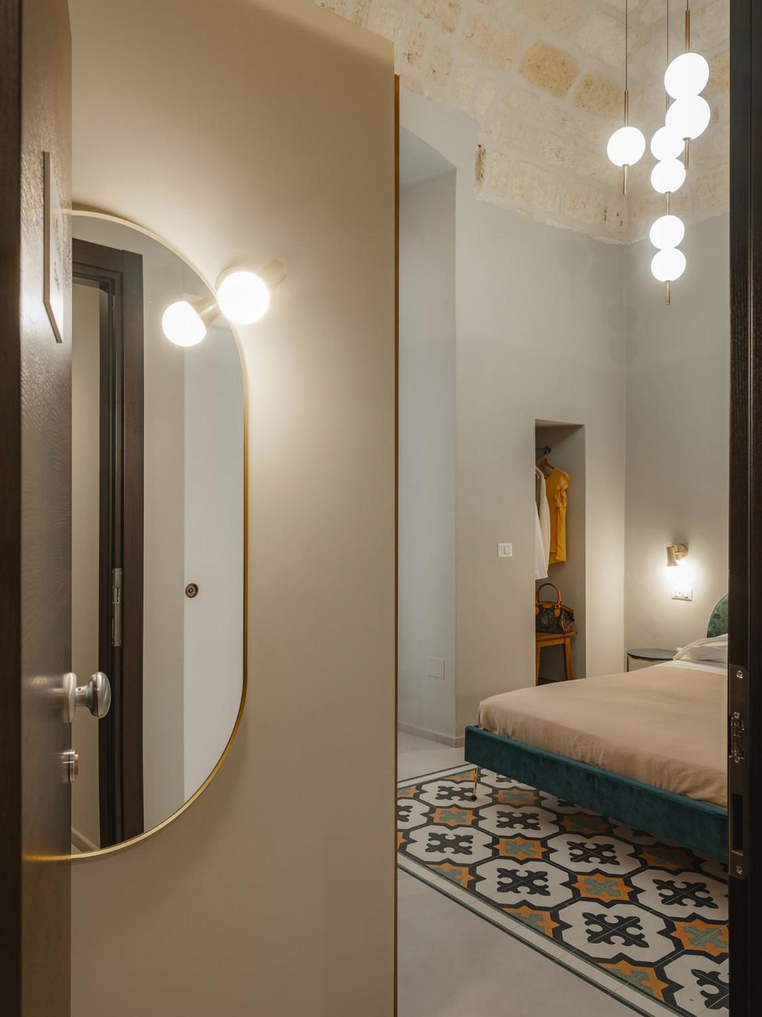 Almica24 Hotell Bari Exteriör bild