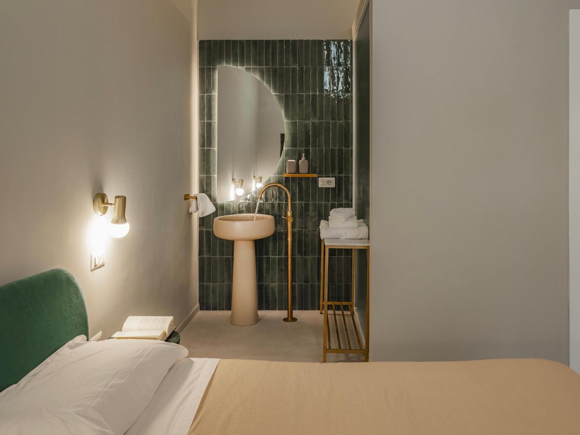 Almica24 Hotell Bari Exteriör bild