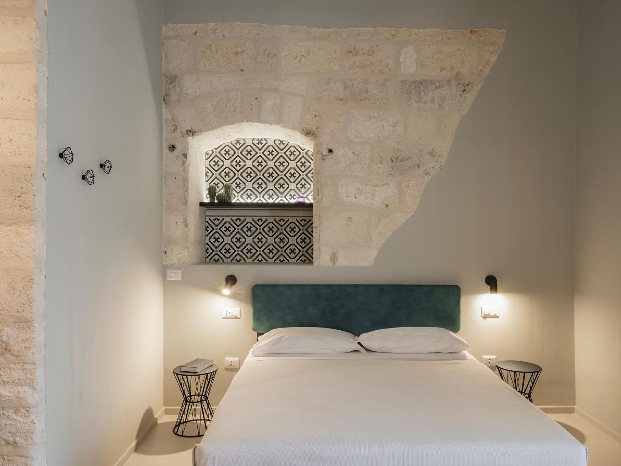 Almica24 Hotell Bari Exteriör bild