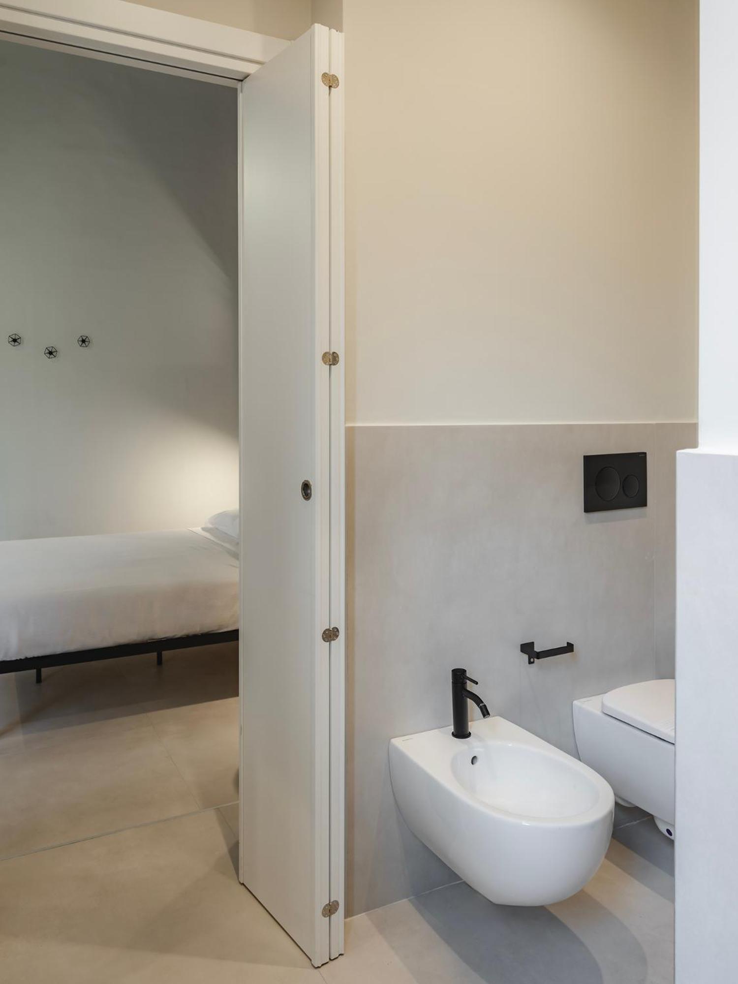 Almica24 Hotell Bari Exteriör bild