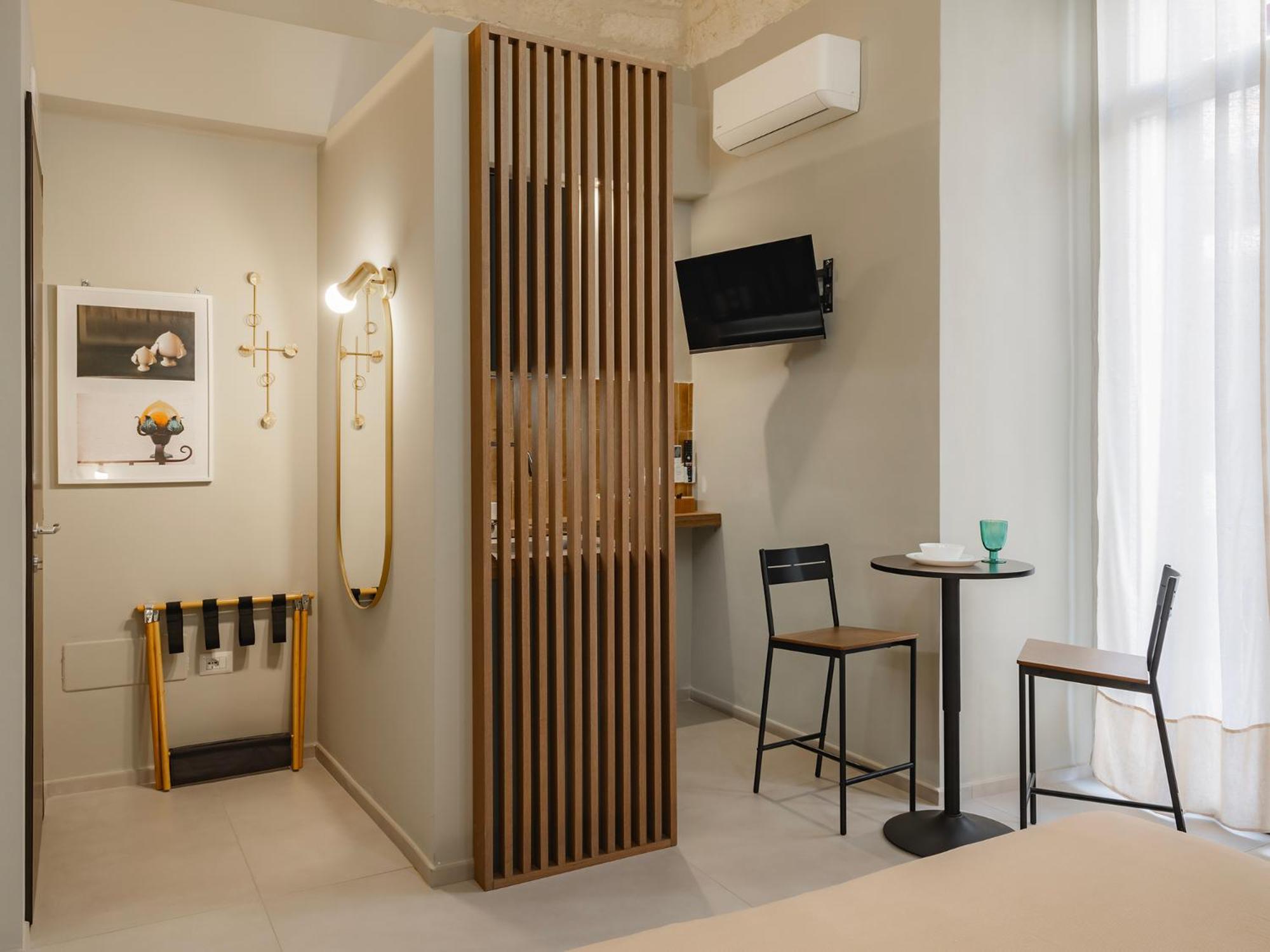 Almica24 Hotell Bari Exteriör bild