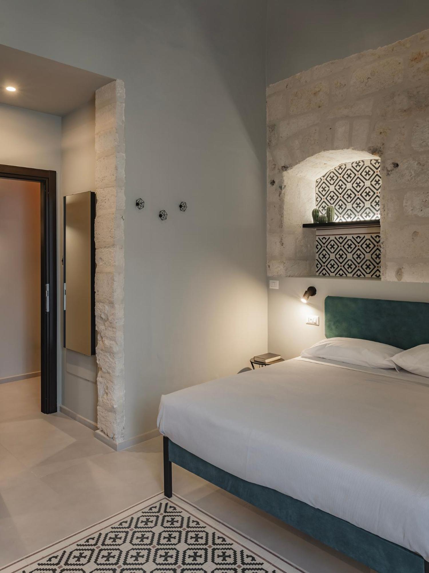 Almica24 Hotell Bari Exteriör bild