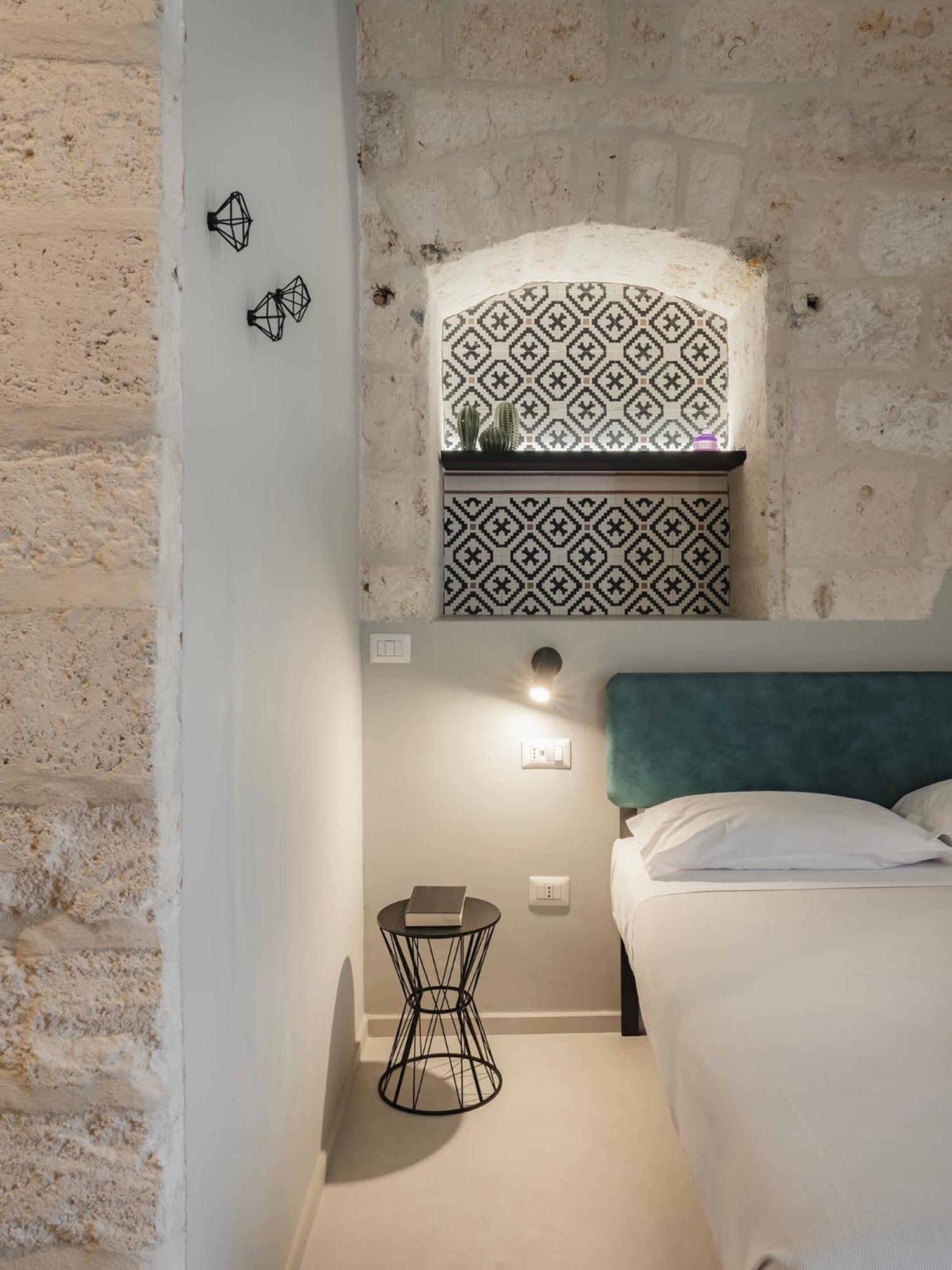Almica24 Hotell Bari Exteriör bild