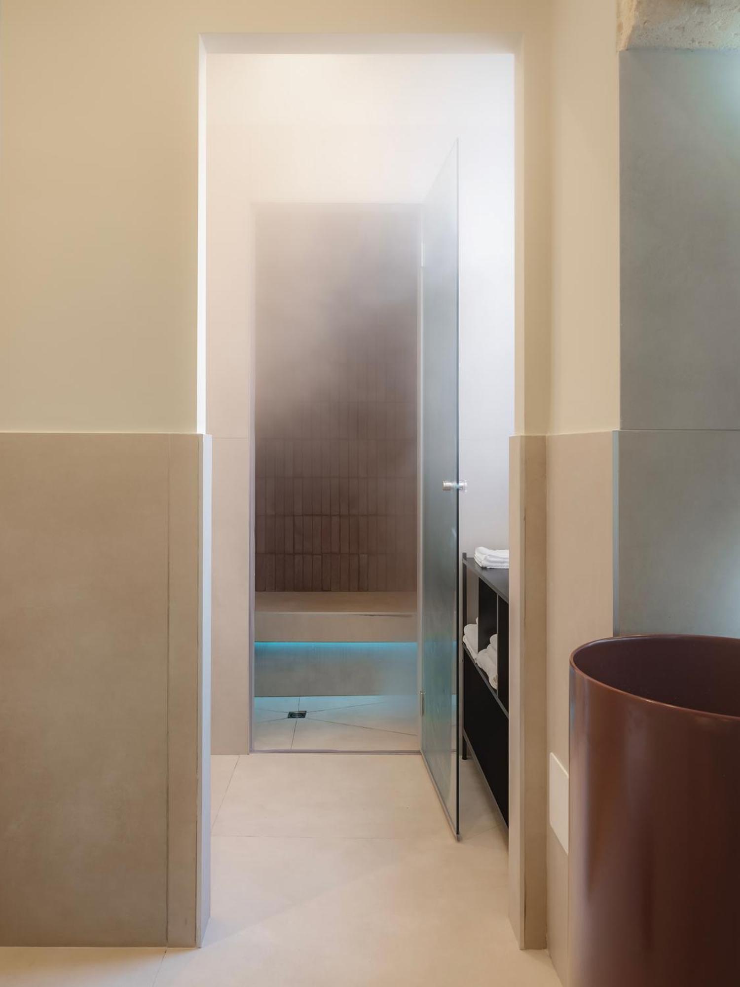 Almica24 Hotell Bari Exteriör bild